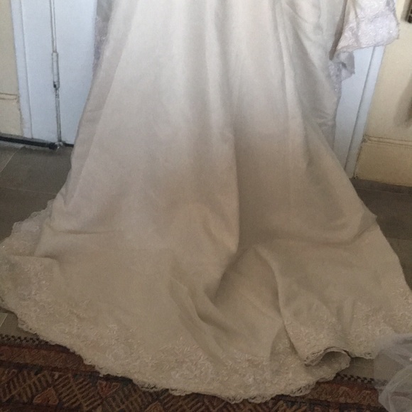 Anjoloque wedding dress beast 30, waist 32 , hip 40 - Picture 5 of 9